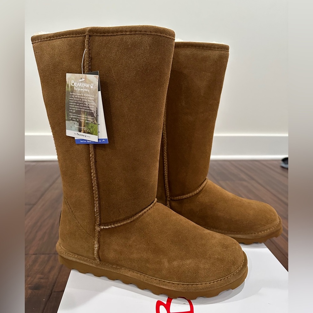 NWT Bearpaw Elle Boots in Size 9M